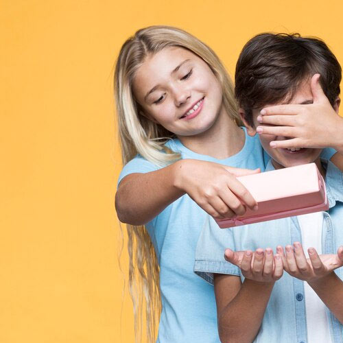  ایده‌های خلاقانه برای روز تولد برادر